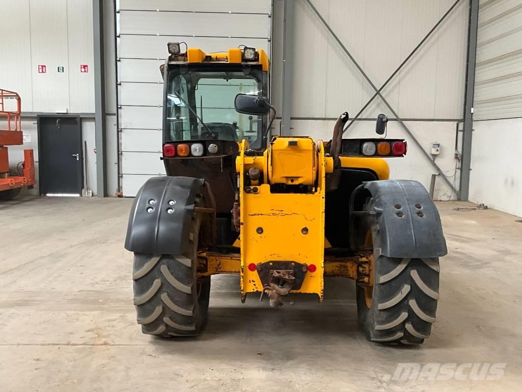 JCB 536-60 伸縮臂操作車