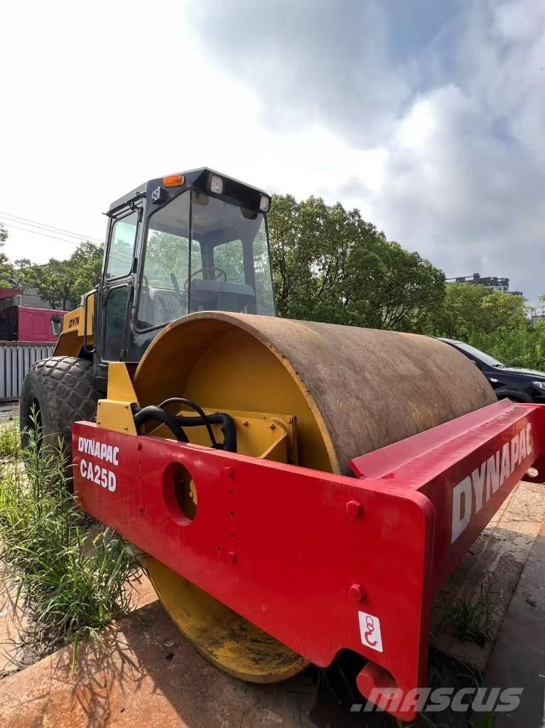 Dynapac CA25D 單輪滾壓機