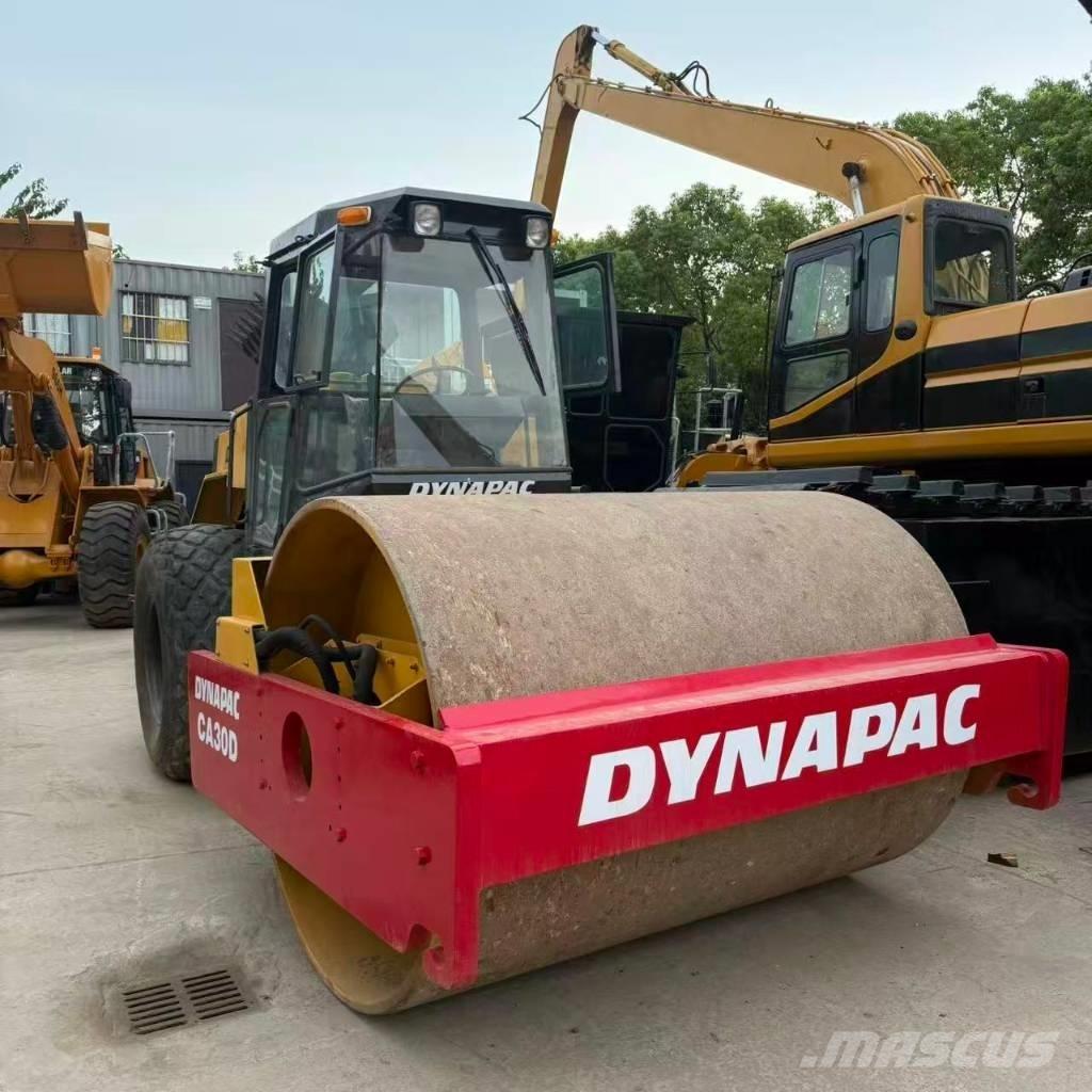 Dynapac CA 30 D 單輪滾壓機