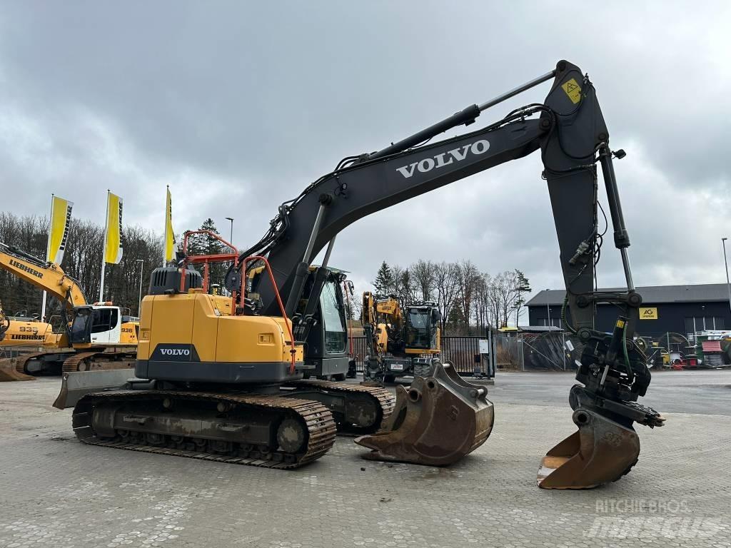 Volvo ECR 235 E LC 履帶式 挖土機/掘鑿機/挖掘機