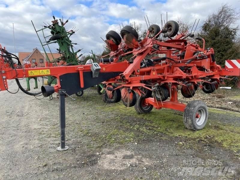 Kuhn GF 13002 耙與翻草機