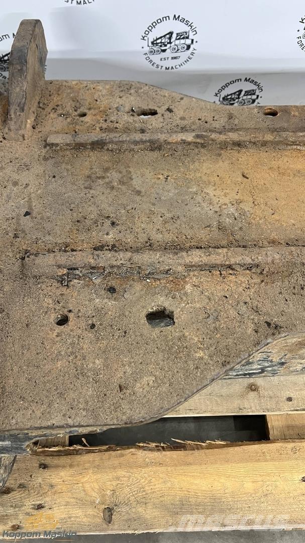 Komatsu 845 其他組件