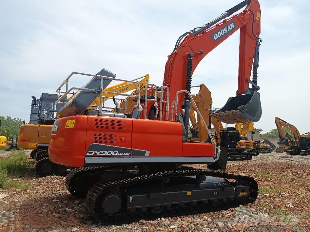 Doosan DX 300 履帶式 挖土機/掘鑿機/挖掘機