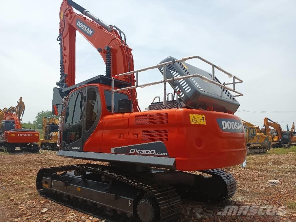 Doosan DX 300 履帶式 挖土機/掘鑿機/挖掘機