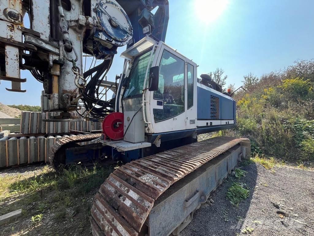 Bauer BG 24 H 重型鑽孔機