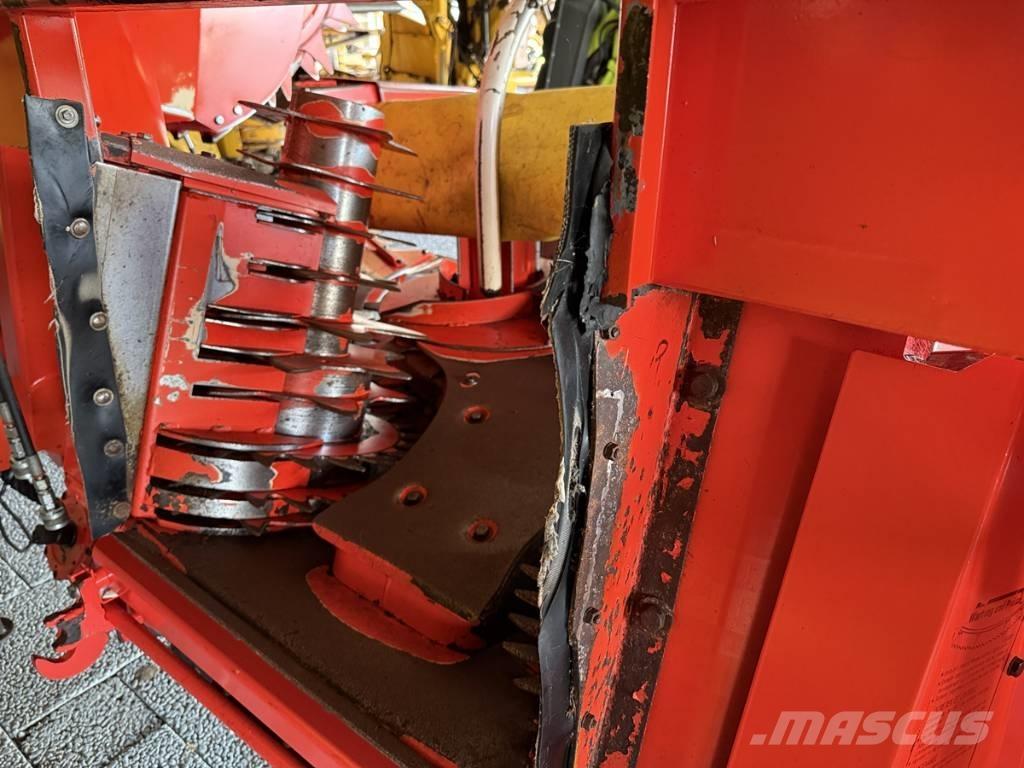 Kemper 345. Champion 自走式飼料採集機