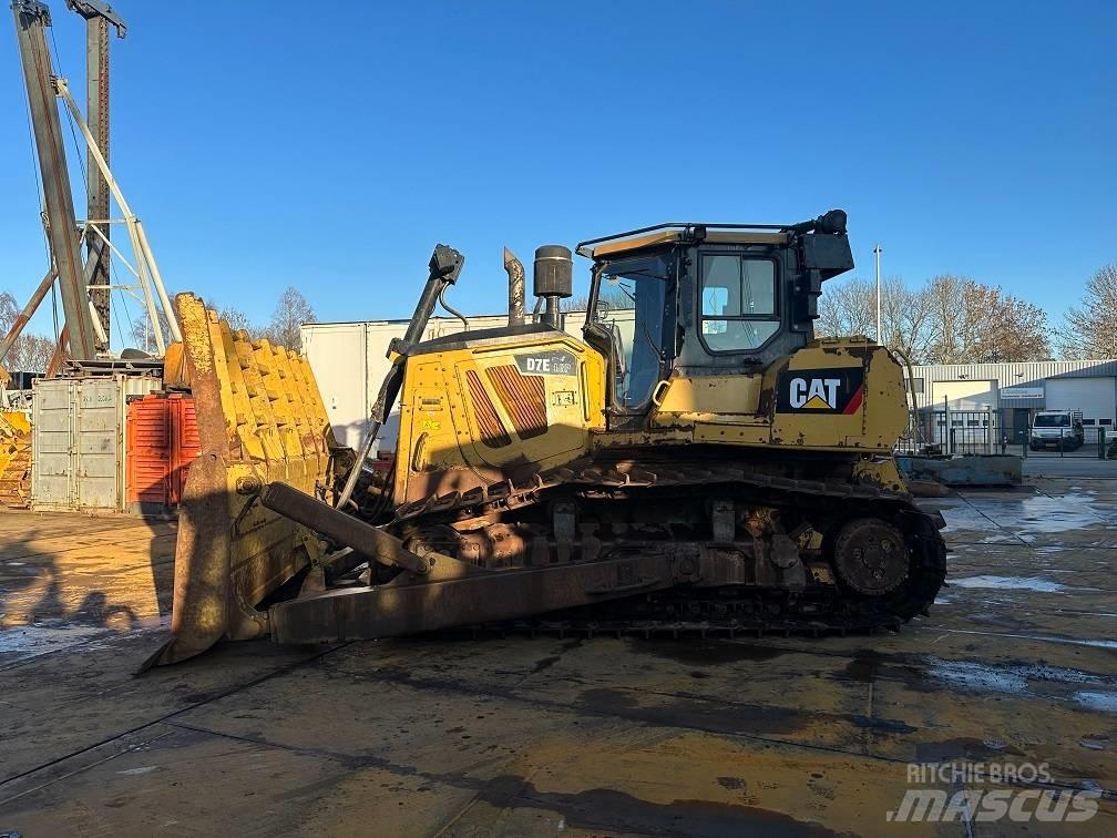 CAT D7E 履帶推土機