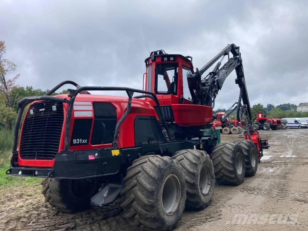 Komatsu 931 XC 收穫機