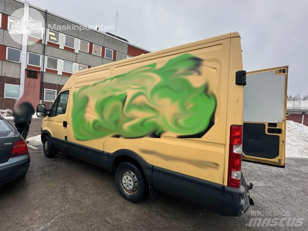Iveco Daily 35 S13 V 廂式貨物運輸車