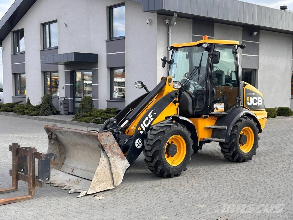 JCB 409 農業用伸縮臂裝載機