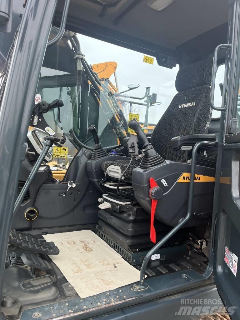 Hyundai HX 220 履帶式 挖土機/掘鑿機/挖掘機