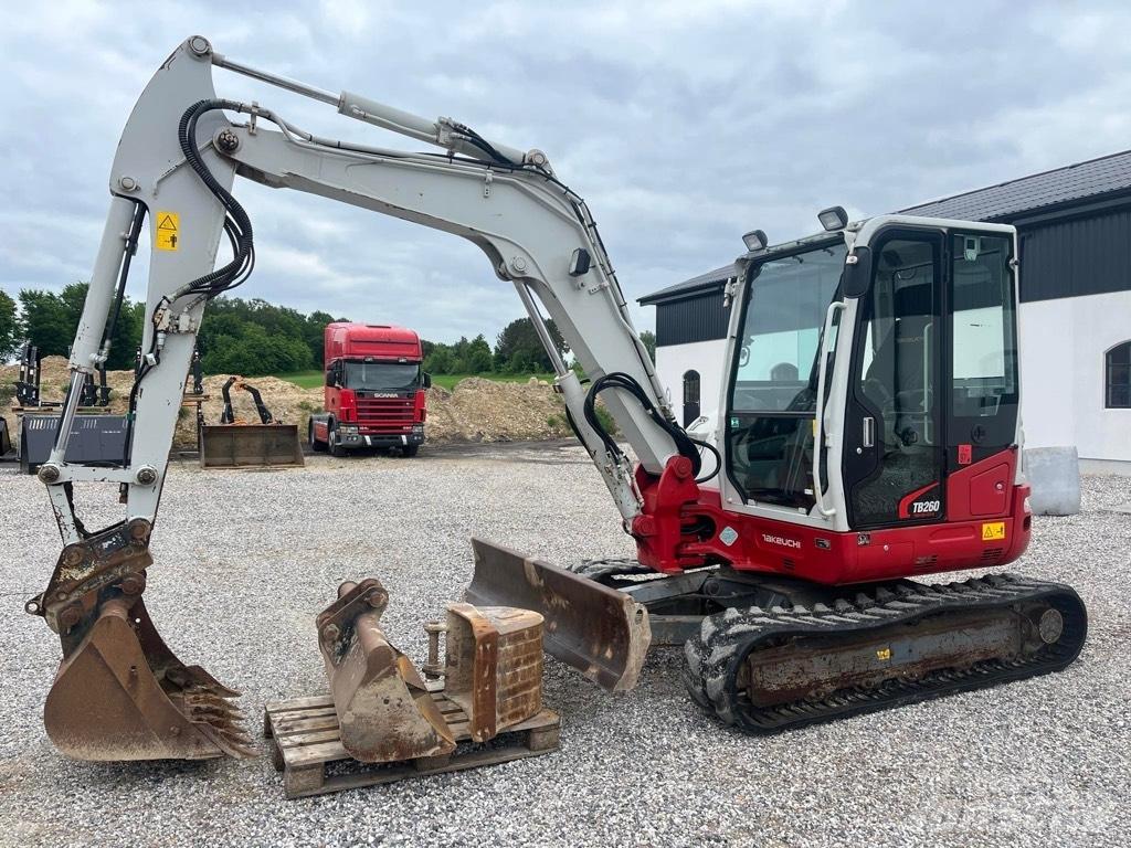 Takeuchi TB260 小型挖土機/掘鑿機<7t(小型挖掘機)