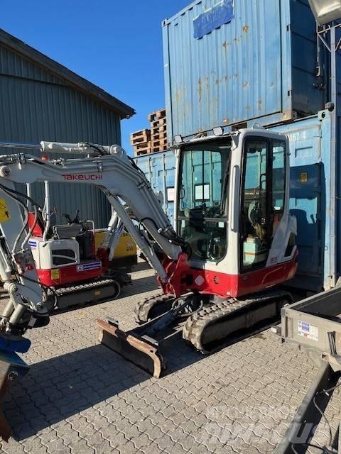 Takeuchi TB 225 小型挖土機/掘鑿機<7t(小型挖掘機)