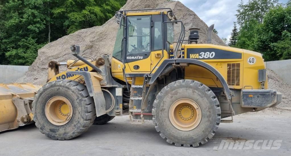 Komatsu WA 380 輪胎式裝載機