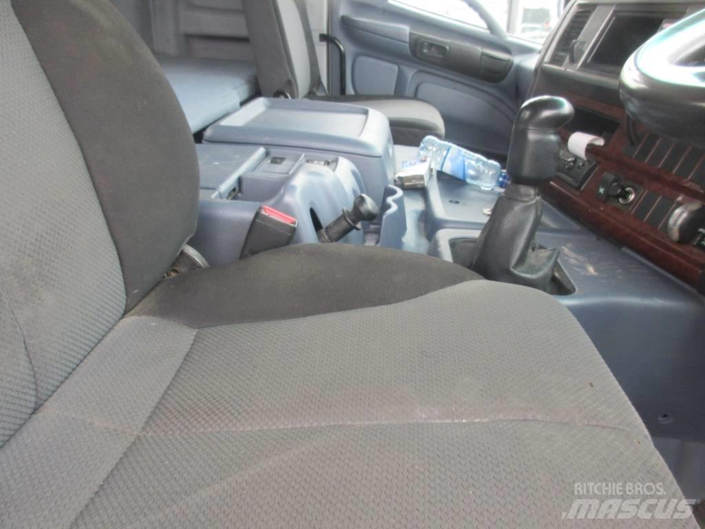 Hino 700 起重機卡車