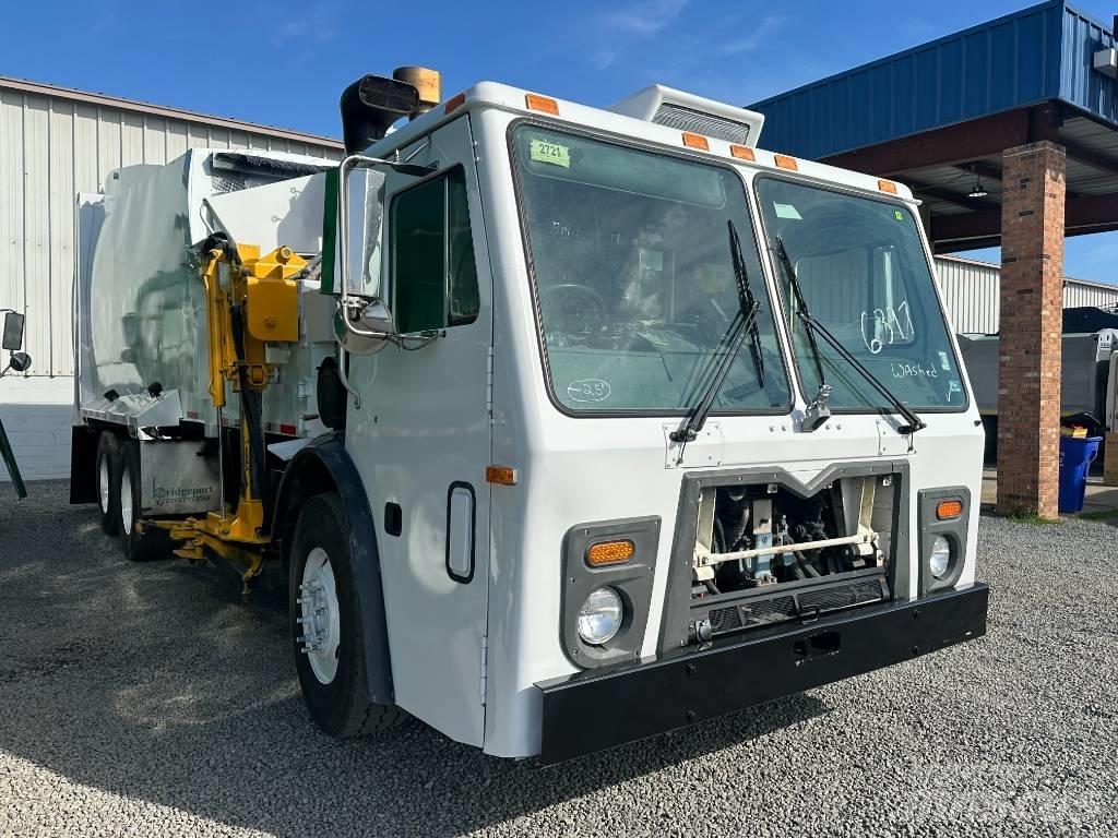 Mack LEU613 垃圾車