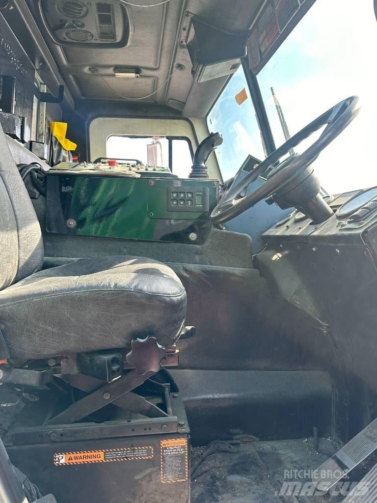 Mack LEU613 垃圾車