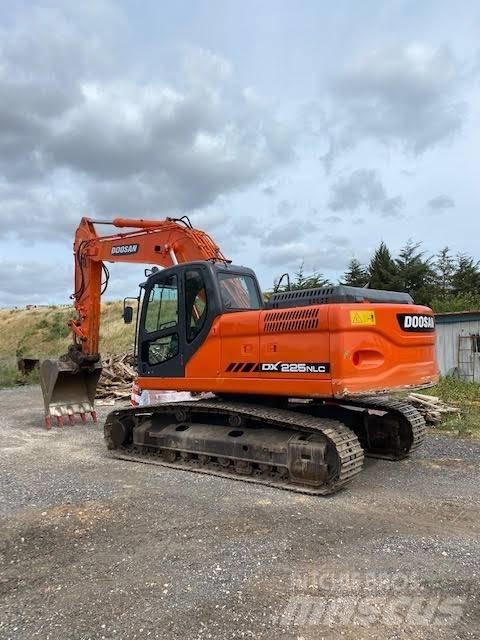 Doosan DX 225 NLC 履帶式 挖土機/掘鑿機/挖掘機