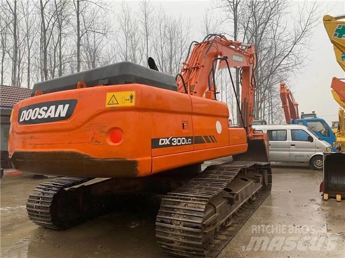Doosan DX 300 履帶式 挖土機/掘鑿機/挖掘機