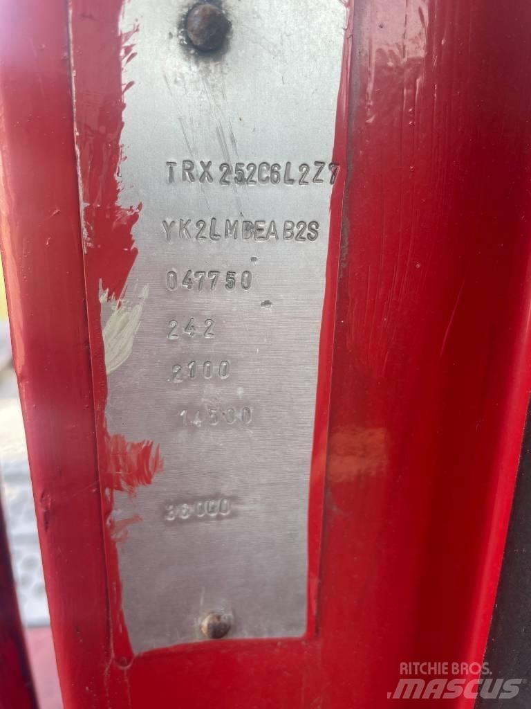Kalmar TRX252 終端式曳引機