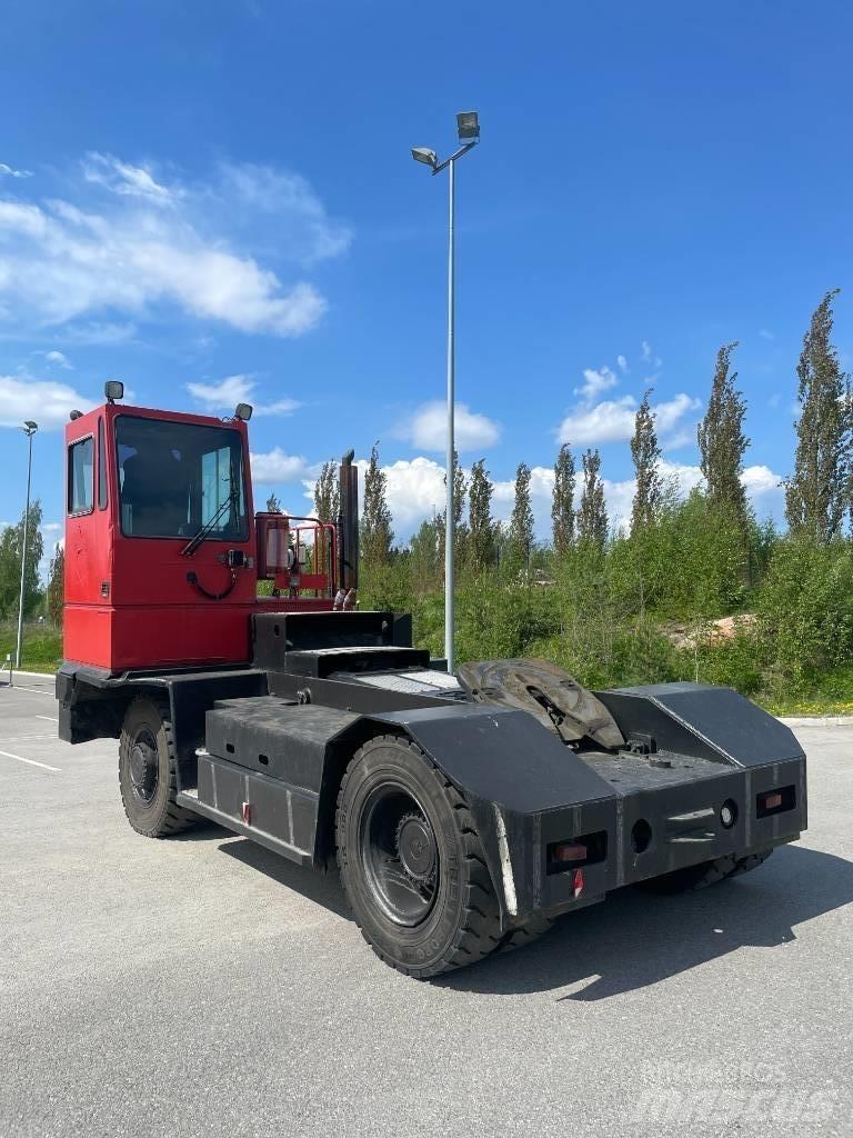 Kalmar TRX252 終端式曳引機