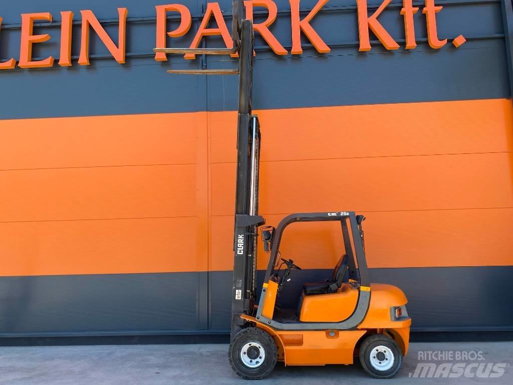 Clark CMP 25 柴油卡車
