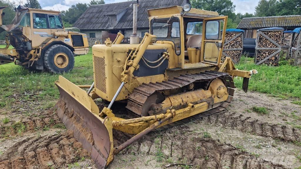 CAT D 4 D 履帶推土機