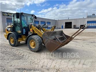 CAT 906M 輪胎式裝載機