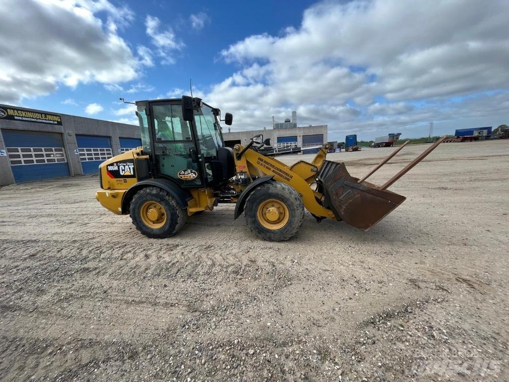 CAT 906M 輪胎式裝載機