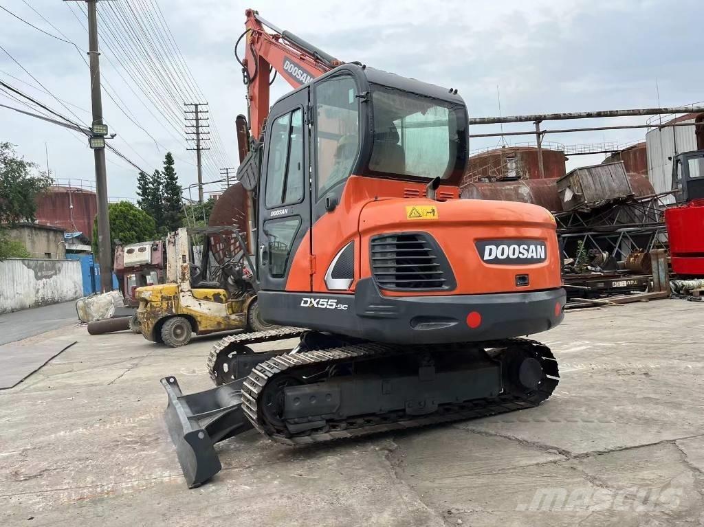 Doosan DX 55 小型挖土機/掘鑿機<7t(小型挖掘機)