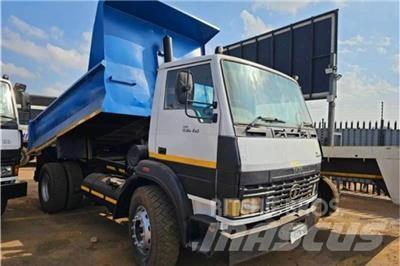 Tata LPK 其他貨車