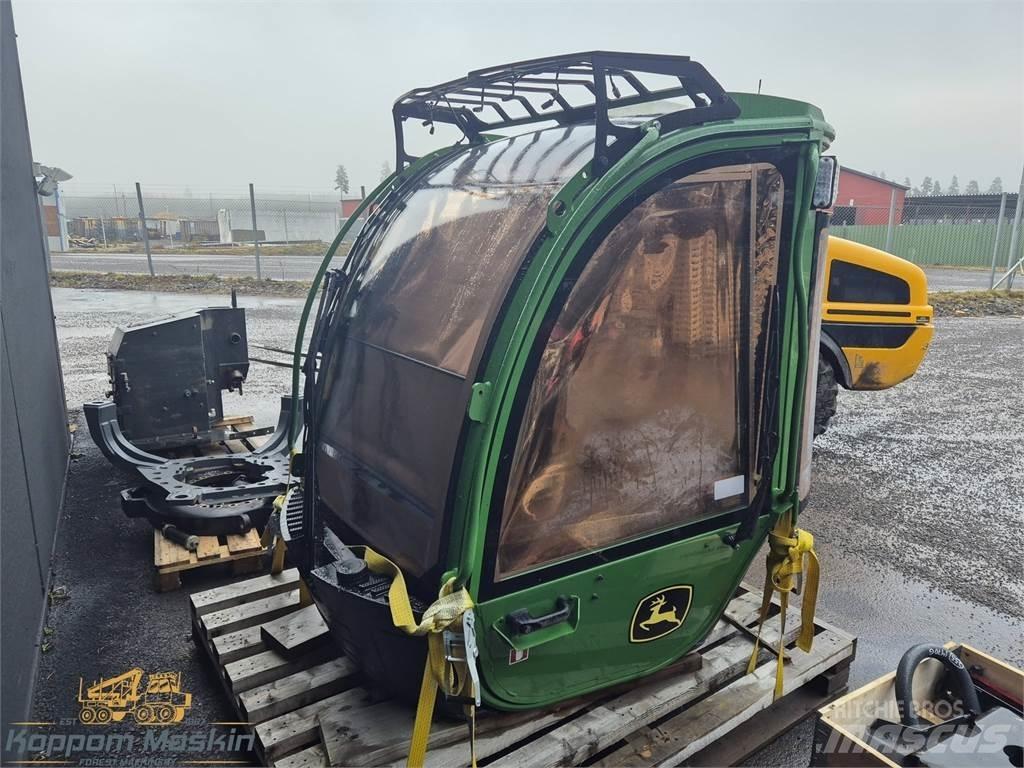 John Deere 1270G 駕駛室與內部