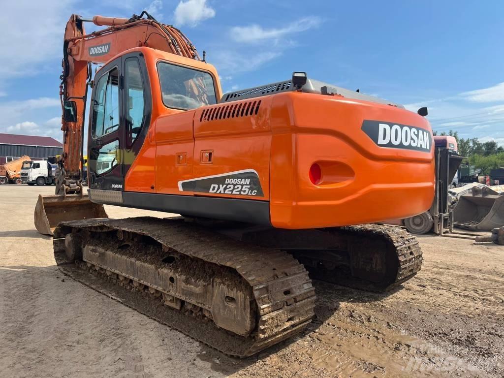 Doosan DX 225 LC 履帶式 挖土機/掘鑿機/挖掘機