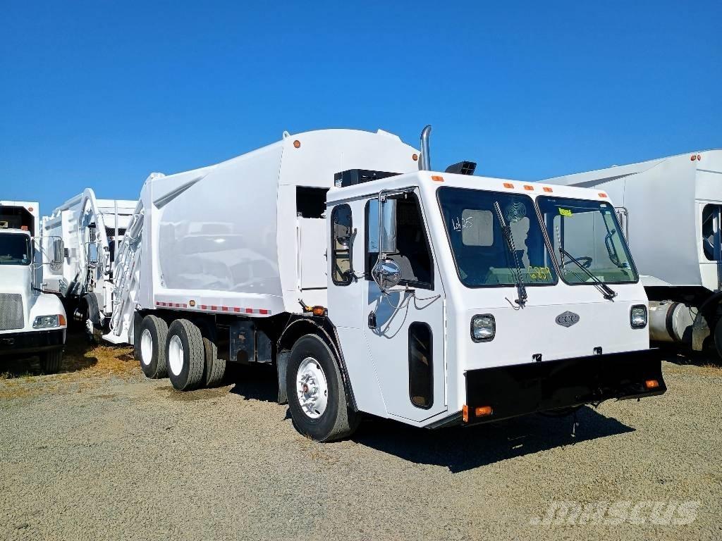  Crane Carrier LE 垃圾車