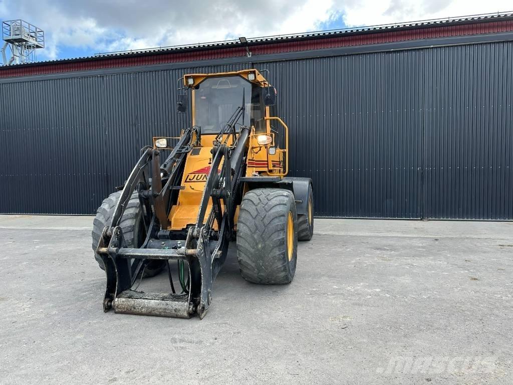 Ljungby L 9 輪胎式裝載機