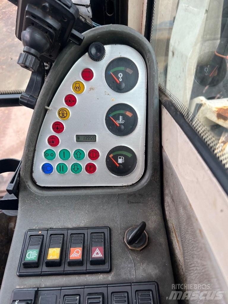 Terex Schaeff HML32 旋轉式挖土機/掘鑿機/挖掘機