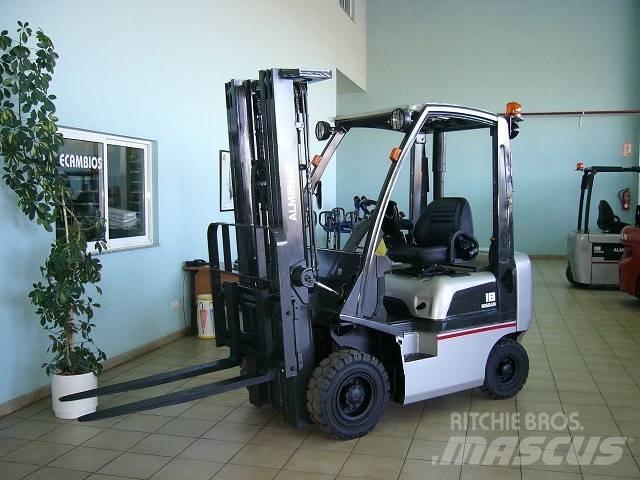 Nissan Y1D18 柴油卡車