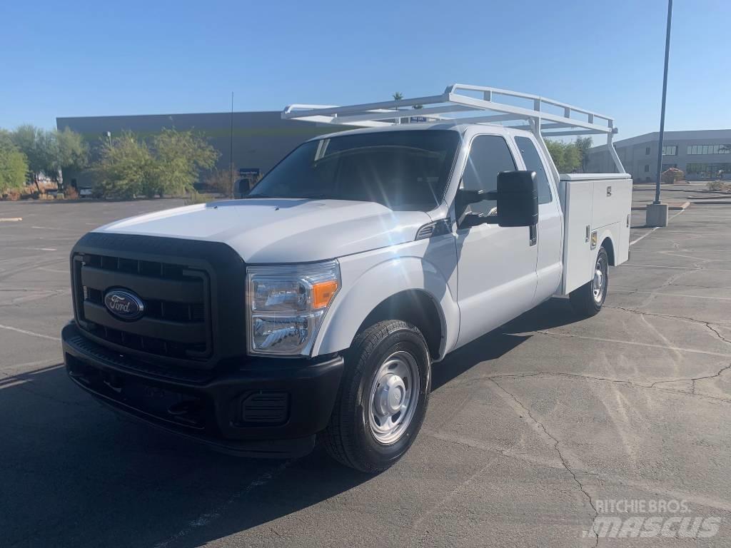 Ford F 350 皮卡.傳統半斗卡車/側卸板
