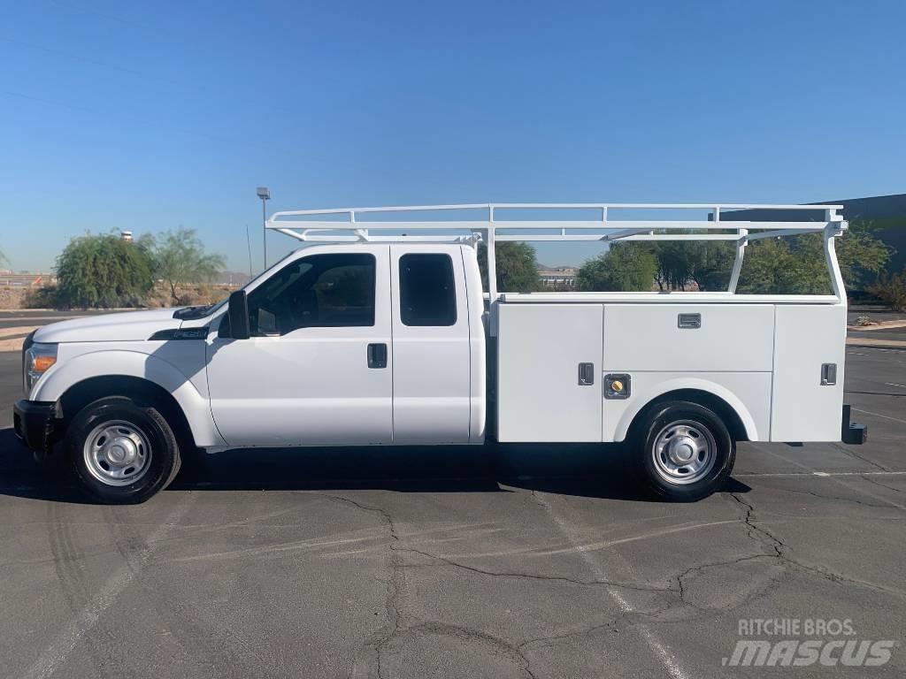 Ford F 350 皮卡.傳統半斗卡車/側卸板