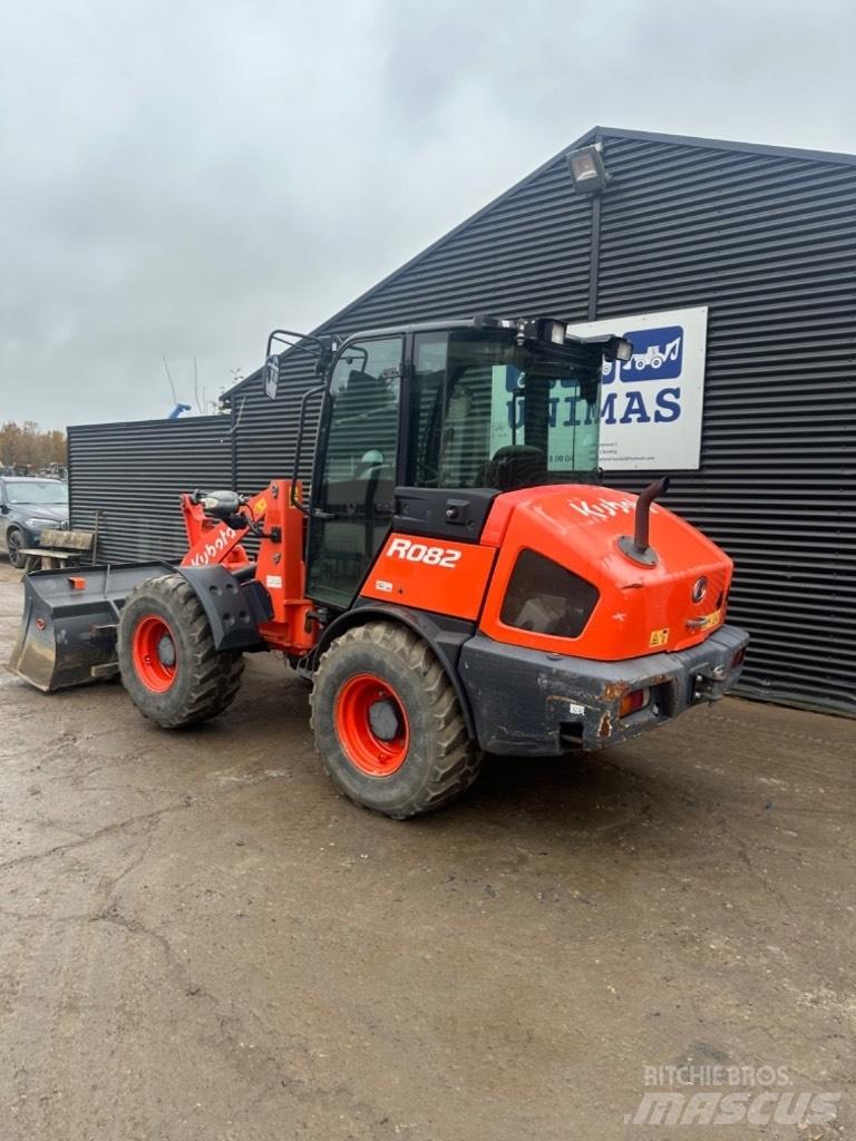 Kubota R 082 輪胎式裝載機