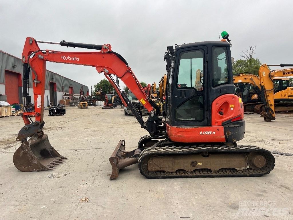 Kubota U 48-4 小型挖土機/掘鑿機<7t(小型挖掘機)