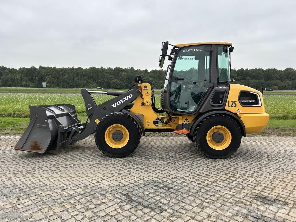 Volvo JL25HZ 輪胎式裝載機