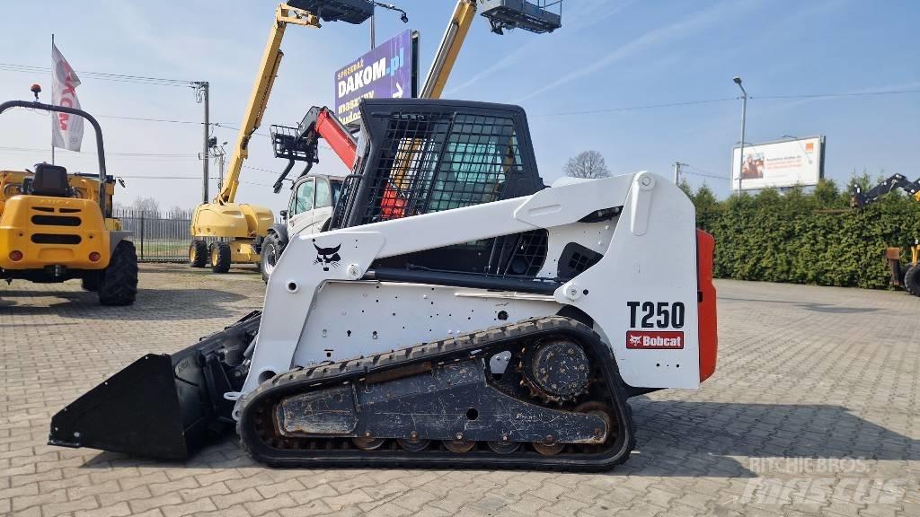 Bobcat T 250 推土機