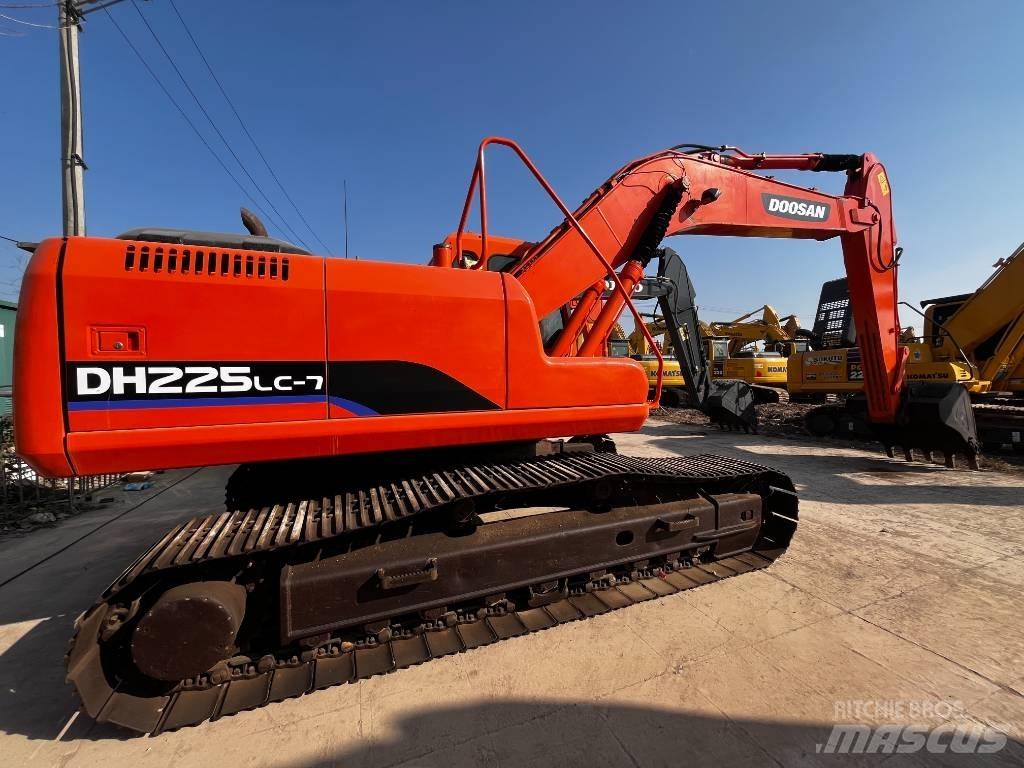 Doosan DH 225 LC-7 履帶式 挖土機/掘鑿機/挖掘機