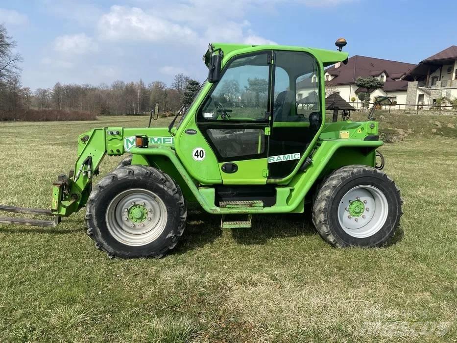 Merlo 40.7 農業用伸縮臂裝載機
