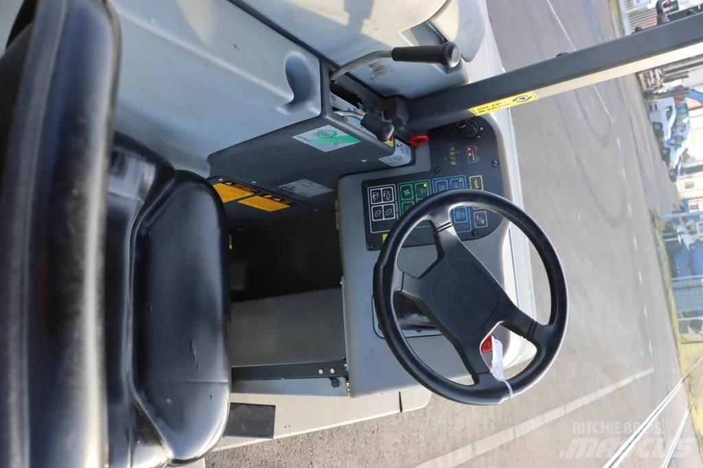 Nilfisk CR1200 掃倉機