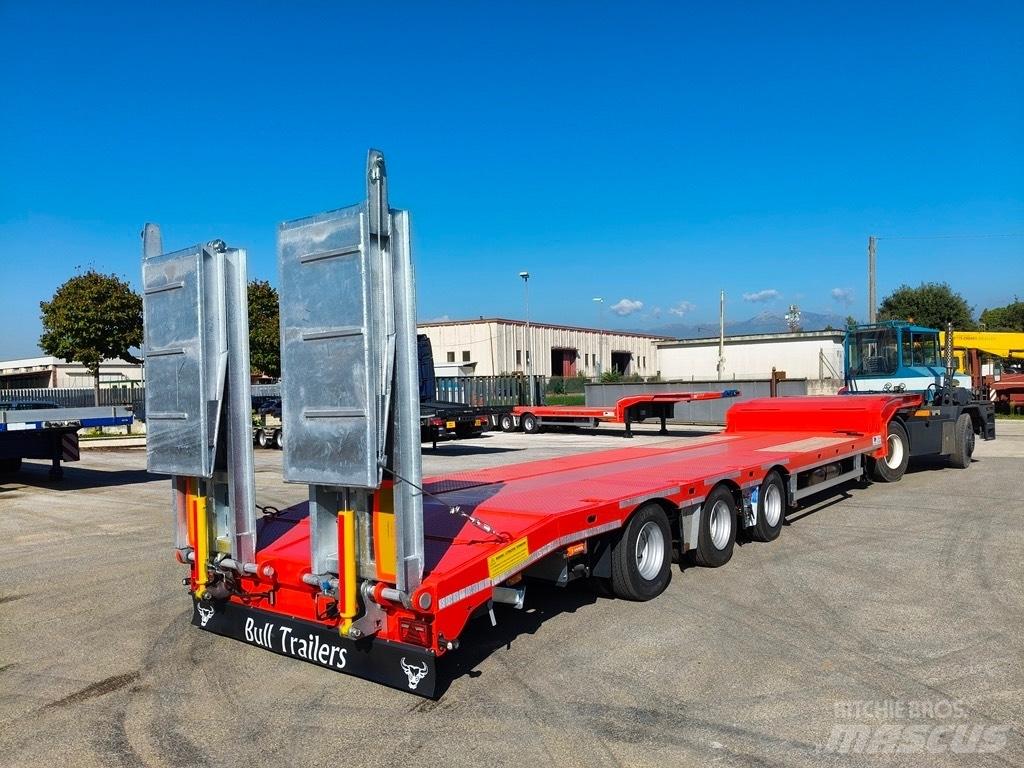 Bull Trailers Taurus 平台/側卸半拖車