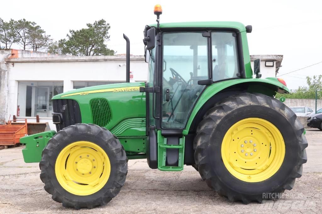 John Deere 6120 曳引機