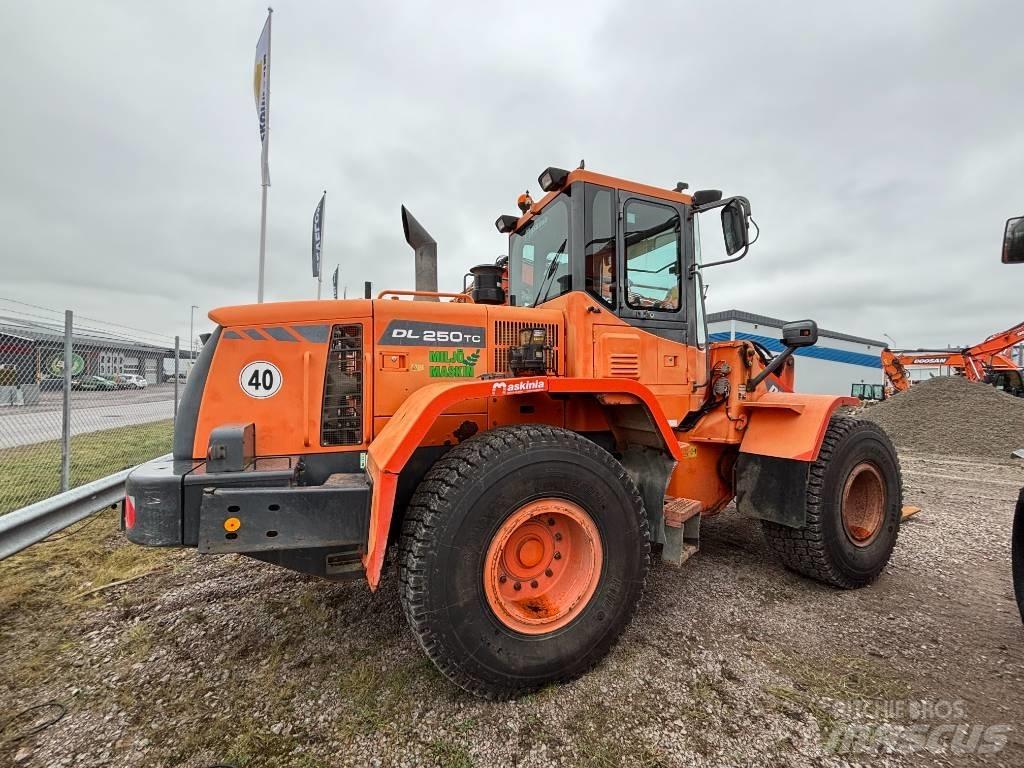 Doosan DL 250Z 輪胎式裝載機