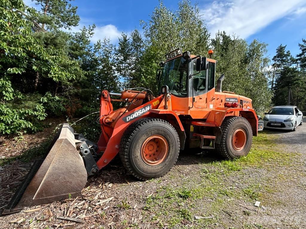 Doosan DL 250Z 輪胎式裝載機